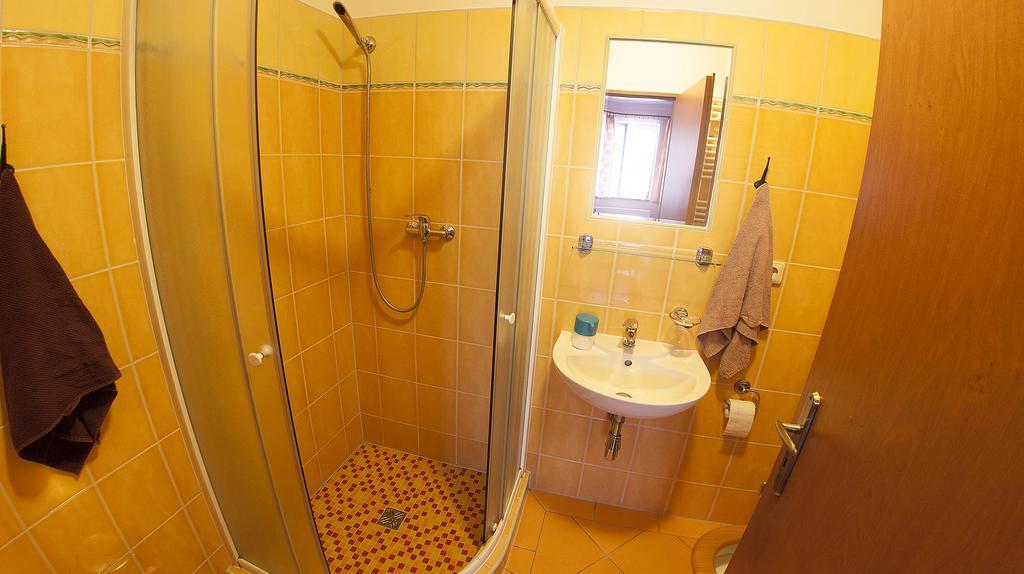 Penzion Zatisi Mikulov Quarto foto