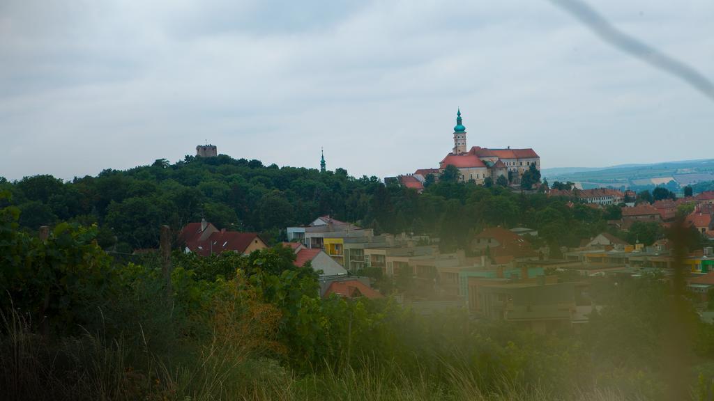 Penzion Zatisi Mikulov Exterior foto